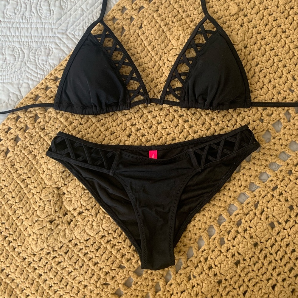 Victoria’s Secret Black Bikini Swim Triangle Size XS Small PacSun